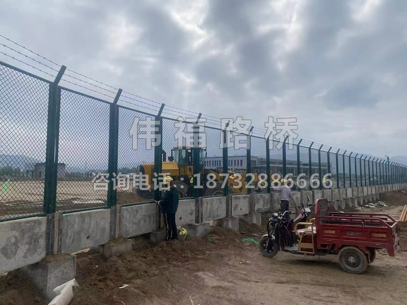 保（bǎo）稅區護（hù）欄網